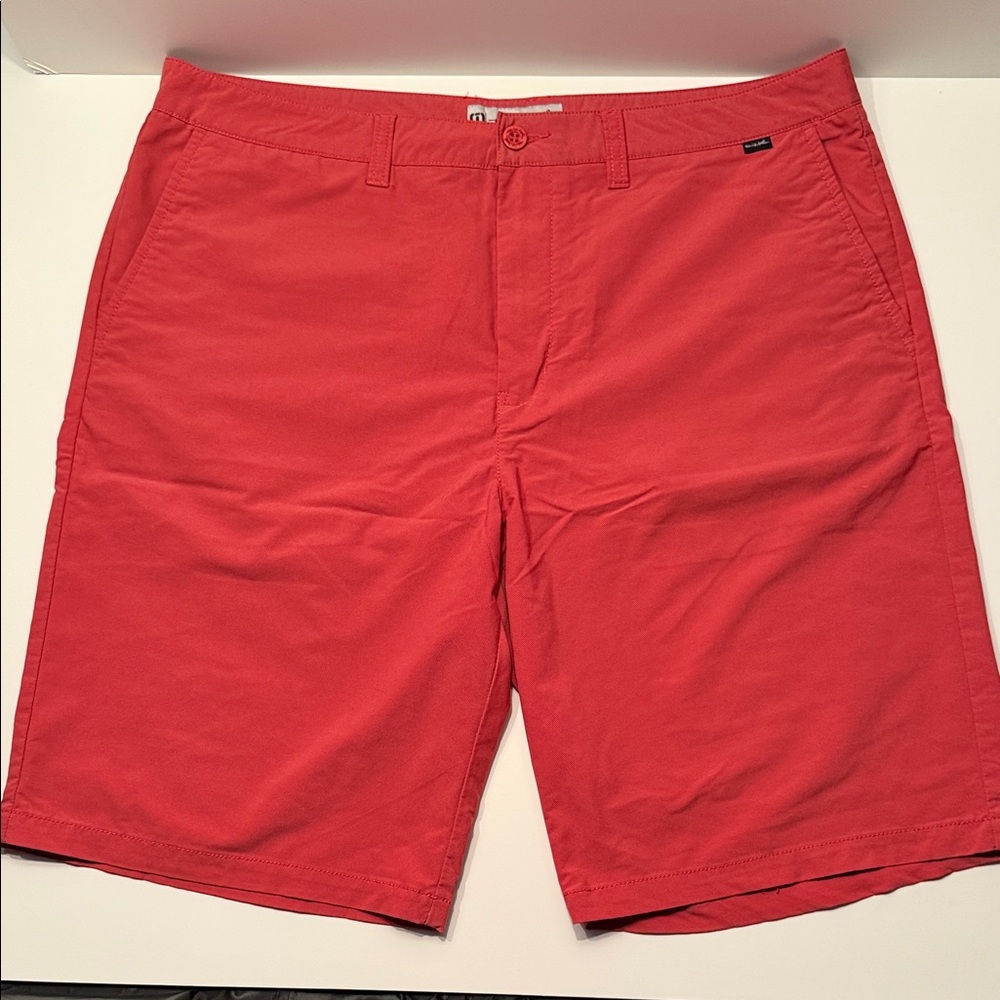 Travis Mathew Golf Men's Red Casual Shorts